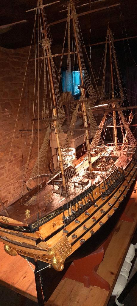 enorme maquette bateau, Hobby & Loisirs créatifs, Modélisme | Bateaux & Navires, Comme neuf, Enlèvement