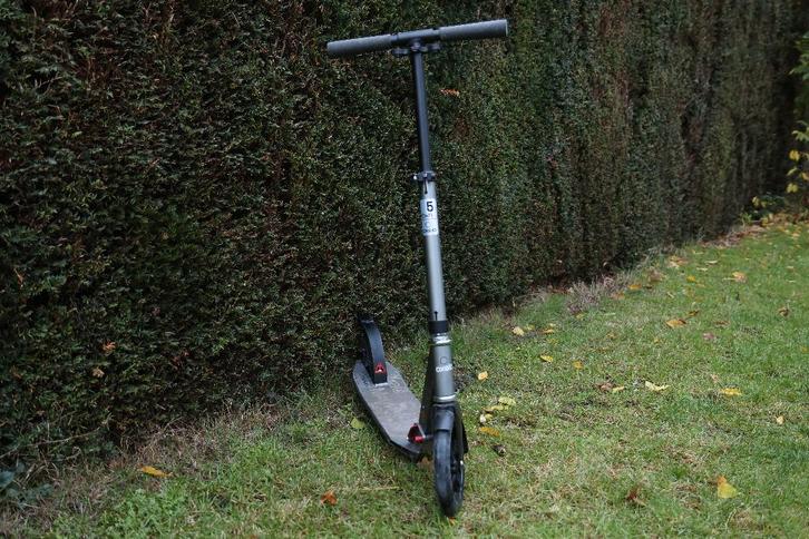 Step (s) 2 dezelfde in uitstekende staat, Fietsen en Brommers, Steps, Zo goed als nieuw, Ophalen