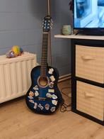 Blauwe akoestische gitaar, Ophalen of Verzenden, Zo goed als nieuw, Overige typen, Met koffer