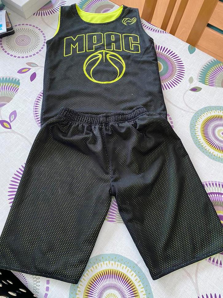 Basketbalshirt + kindershort S maat small, Kinderen en Baby's, Kinderkleding | Maat 140