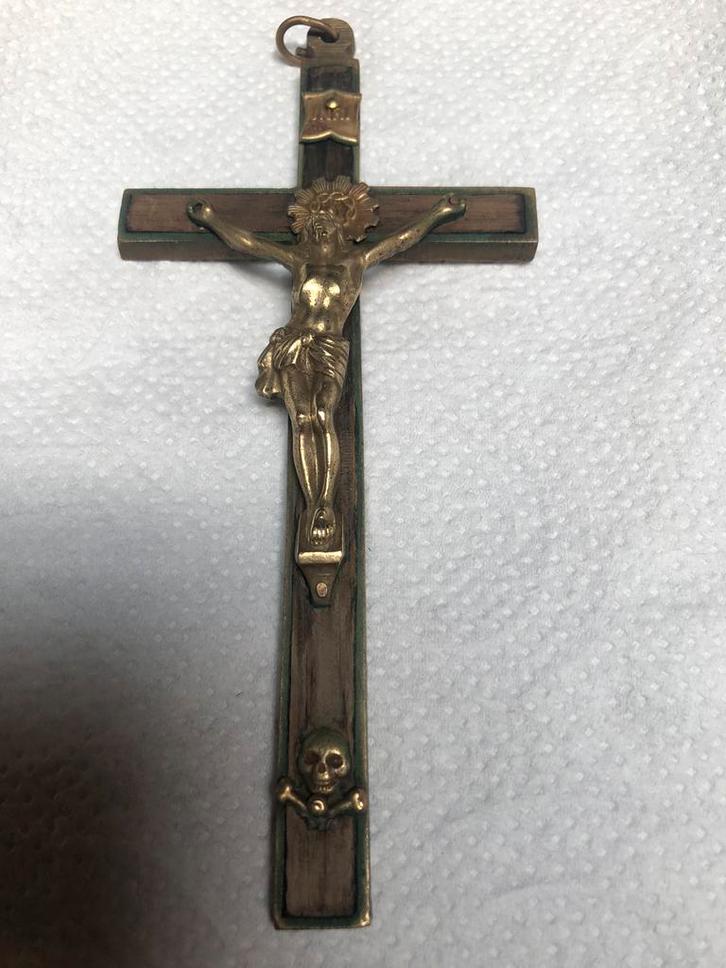 Kruisje h=15 cm b= 7 cm. Kerkstoel + oude missaal en andere, Antiek en Kunst, Antiek | Religieuze voorwerpen, Ophalen