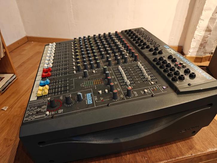 Soundcraft Spirit Powerstation 600 (inc flightcase), Muziek en Instrumenten, Mengpanelen, Gebruikt, 10 tot 20 kanalen, Microfooningang