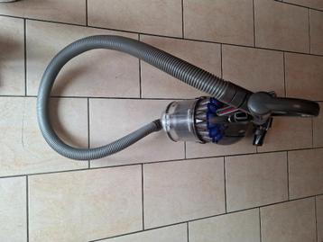 Aspirateur Dyson CY27 (nettoyé et désinfecté) beschikbaar voor biedingen