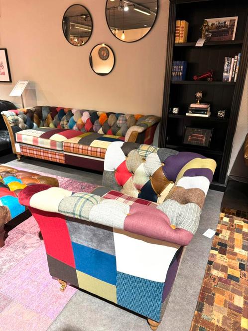PATCHWORK MULTI COLOR CHESTERFIELD 3 ZITS ZETEL HARRIS TWEED, Antiek en Kunst, Antiek | Meubels | Stoelen en Sofa's, Ophalen of Verzenden
