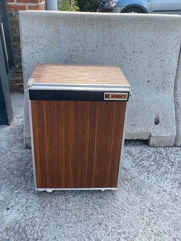 Koelkast 12v, 220v, gas beschikbaar voor biedingen