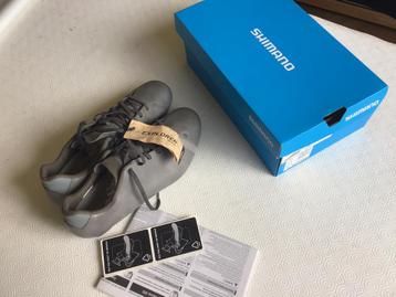 Shimano fietsschoenen RT4 beschikbaar voor biedingen