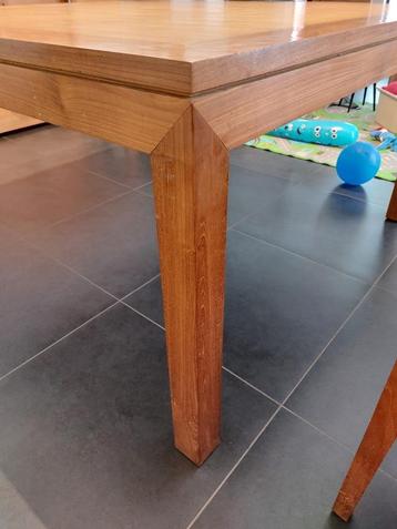 Teak tafel met stoelen  beschikbaar voor biedingen