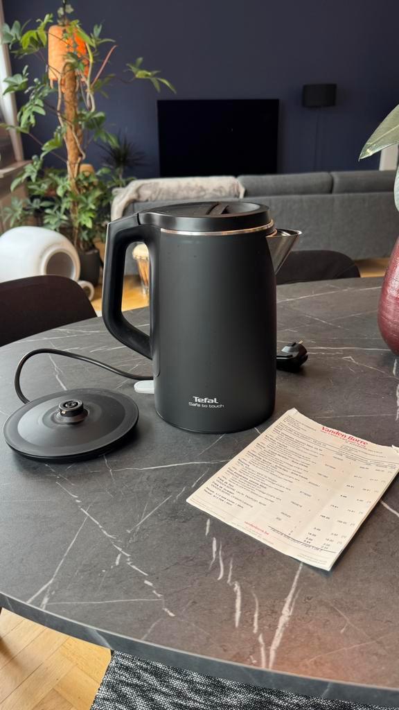 Bouilloire TEFAL SAFE TO TOUCH, Elektronische apparatuur, Waterkokers, Zo goed als nieuw, Ophalen