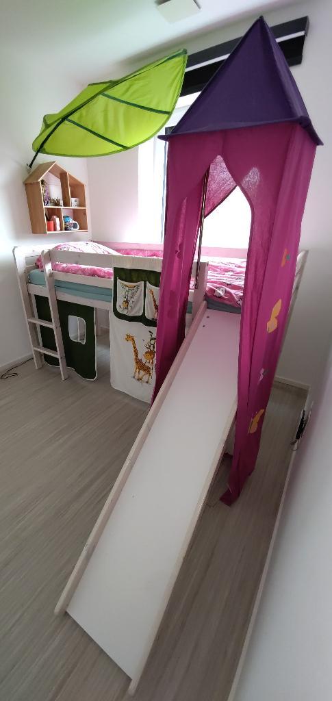 Halfhoogslaper met glijbaan en toren, Kinderen en Baby's, Kinderkamer | Stapelbedden en Hoogslapers, Gebruikt, Halfhoogslaper