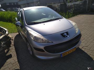 Peugeot 207 1.4 hdi in onderdelen 