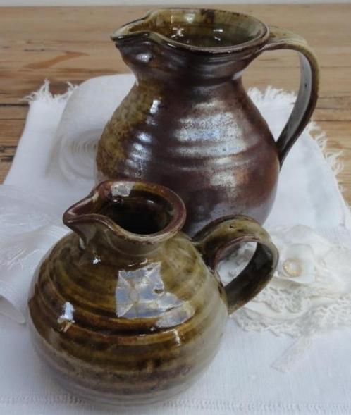2 bij elkaar passende Franse bruine potterie kannetjes, Antiek en Kunst, Curiosa en Brocante, Ophalen of Verzenden