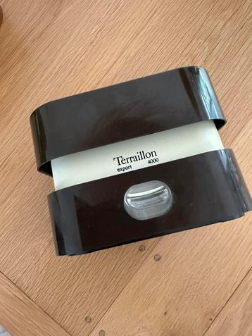Teraillon retro weegschaal unieke kleurencombinatie  beschikbaar voor biedingen