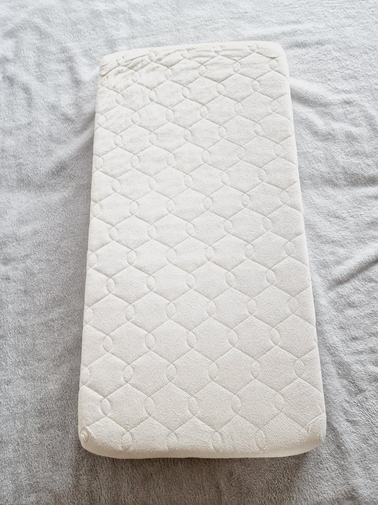 Matelas mousse pour lit à barreaux (bébé), Maison & Meubles, Chambre à coucher | Matelas & Sommiers, Comme neuf, Matelas, Une personne