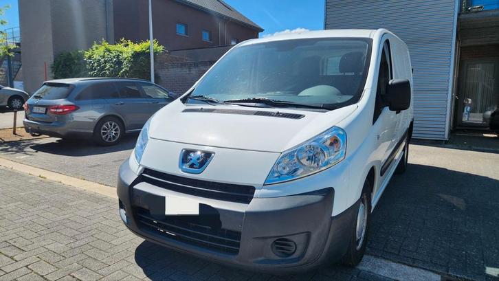 Peugeot Expert 1.6 hdi 2013 147000km Garantie

Airco
3 zit, Auto's, Bestelwagens en Lichte vracht, Bedrijf, ABS, Airbags, Airconditioning