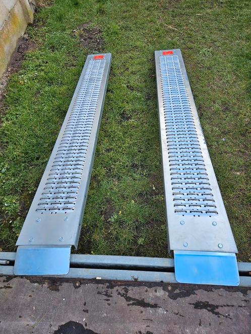 Oprijplaaten rechten Toolland L  =205 cm 2 stuks voor 80euro, Tuin en Terras, Zitmaaiers, Zo goed als nieuw, Ophalen