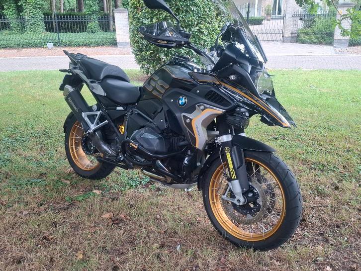 bmw gs 1250 exclusieve-uitvoering, Motos, Motos | BMW, Particulier, SuperMoto, 2 cylindres, ABS, Transmission par cardan, Régulateur de vitesse