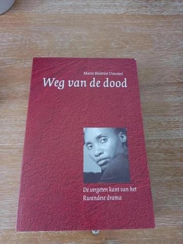 Boek : Weg van de dood beschikbaar voor biedingen