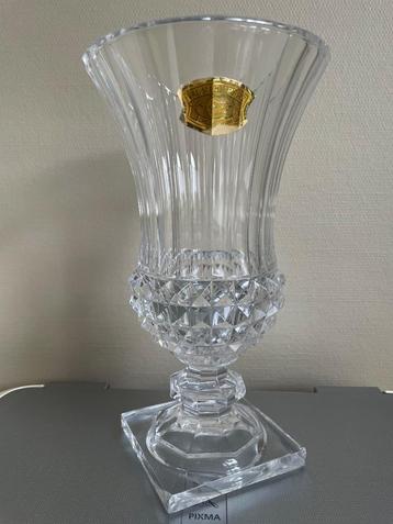 Vase Médicis en cristal de la manufacture Val Saint Lambert