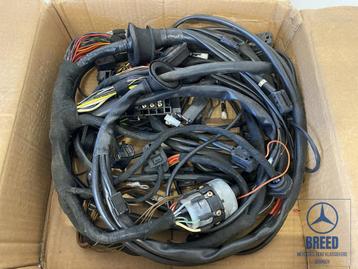 NOS hoofdkabelboom Mercedes-Benz W123 200 230E 230CE 230TE beschikbaar voor biedingen