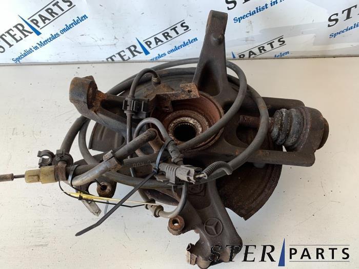 Fusee rechts-achter van een Mercedes ML-Klasse, Auto-onderdelen, Ophanging en Onderstel, Mercedes-Benz, Gebruikt, 3 maanden garantie