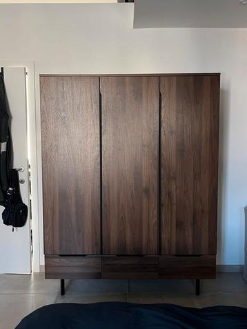 Made kledingkast & nachttafels set beschikbaar voor biedingen