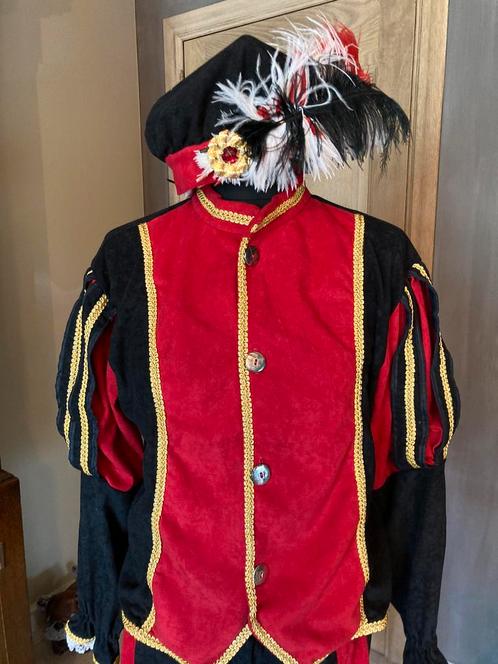 Mooi rood zwart pietenpak maat S, Diversen, Sinterklaas, Ophalen of Verzenden