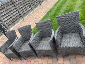 4 tuinstoelen beschikbaar voor biedingen