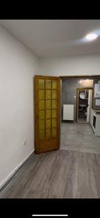 Appartement 2 Piece Saint-Gilles, Immo, Appartementen en Studio's te huur, 35 tot 50 m², Brussel