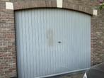 Meranti houten garagepoort, binnendraaiend, Ophalen, Zo goed als nieuw