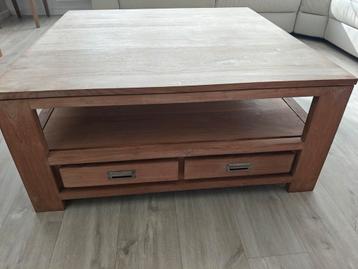 Salontafel van teakhout  beschikbaar voor biedingen