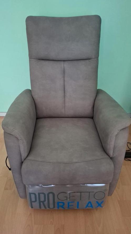 Relax in nieuwstaat, Huis en Inrichting, Fauteuils, Zo goed als nieuw, Kunststof, Ophalen