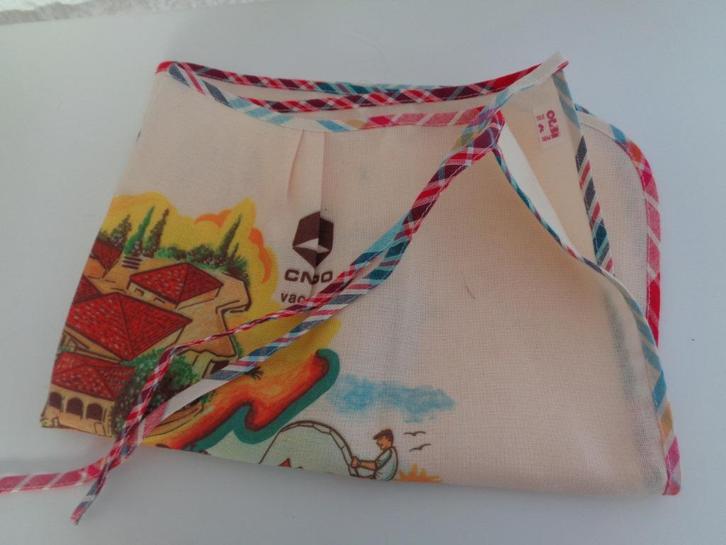 Tablier juste le bas imprimé vacances .Neuf., Huis en Inrichting, Keuken | Textiel, Nieuw, Schort, Overige kleuren, Ophalen of Verzenden