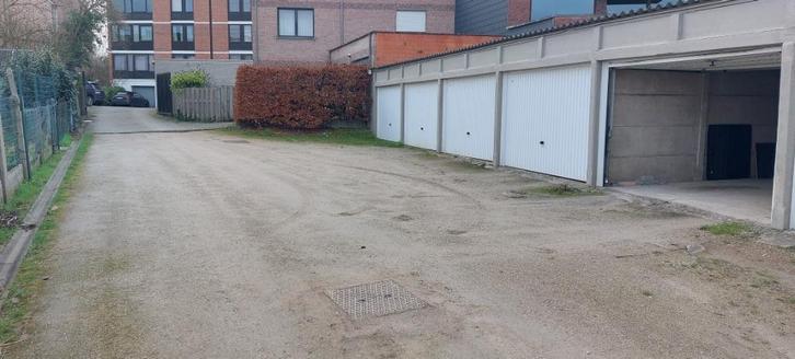 Afgesloten garagebox te huur, Immo, Garages en Parkeerplaatsen, Leuven