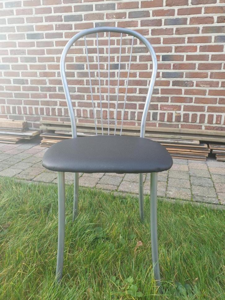 Zes Vintage Stoelen Metaal Zwart Kussen, Huis en Inrichting, Stoelen, Gebruikt, Vijf, Zes of meer stoelen, Metaal, Stof, Overige kleuren
