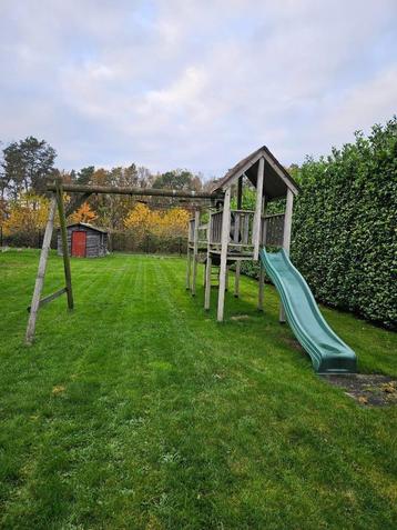 Speeltoestel met schuifaf beschikbaar voor biedingen