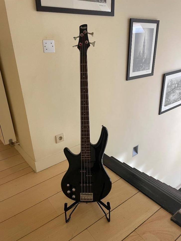 Ibanez linkshandige “lefty” basgitaar (GSR200L), Muziek en Instrumenten, Snaarinstrumenten | Gitaren | Bas, Zo goed als nieuw