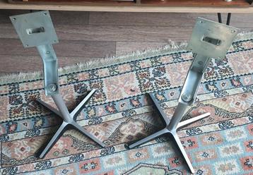 Vintage luidspreker standaards beschikbaar voor biedingen