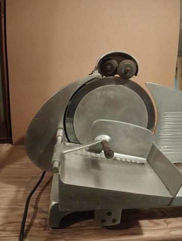 Mondial machine a viande, Enlèvement, Utilisé