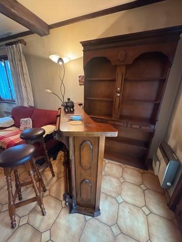 Bar en bois avec 2 tabourets vintage beschikbaar voor biedingen