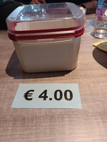 Tupperware beschikbaar voor biedingen