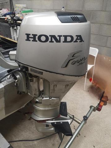 Moteur hors bord Honda bateau  beschikbaar voor biedingen