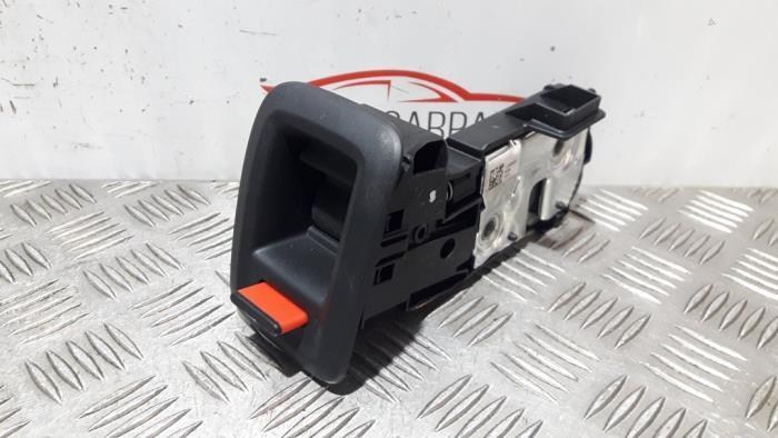 Serrure banquette arrière d'un Mercedes A-Klasse, Autos : Pièces & Accessoires, Habitacle & Garnissage, Mercedes-Benz, Utilisé