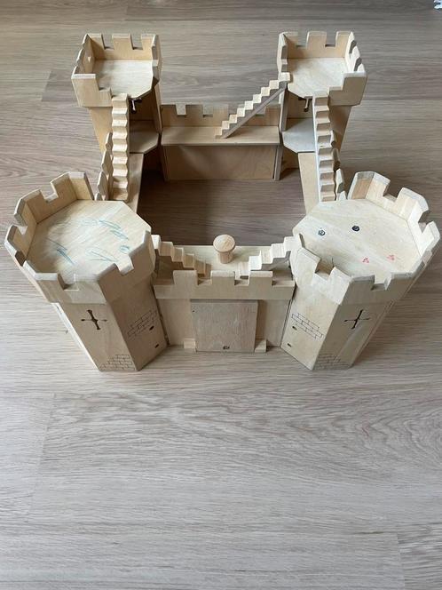 Mooi, houten kasteel van Pintoy, Kinderen en Baby's, Speelgoed | Houten speelgoed, Gebruikt, Overige typen, Ophalen of Verzenden
