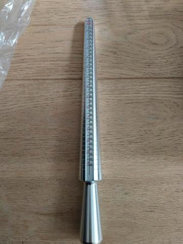 Internationale ringmaatmeter  beschikbaar voor biedingen