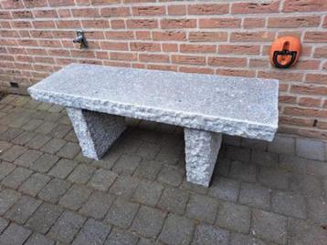 2 stuks granieten tuinbankjes beschikbaar voor biedingen
