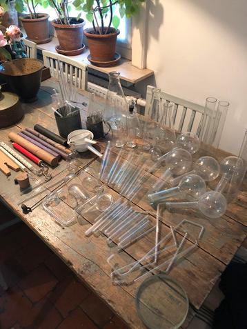 ANTIEK VINTAGE LABOMATERIAAL GLAS INSTRUMENTEN CHEMIE LABO beschikbaar voor biedingen