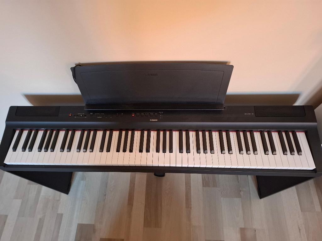 Yamaha P125, Enlèvement, Comme neuf, Noir, Piano