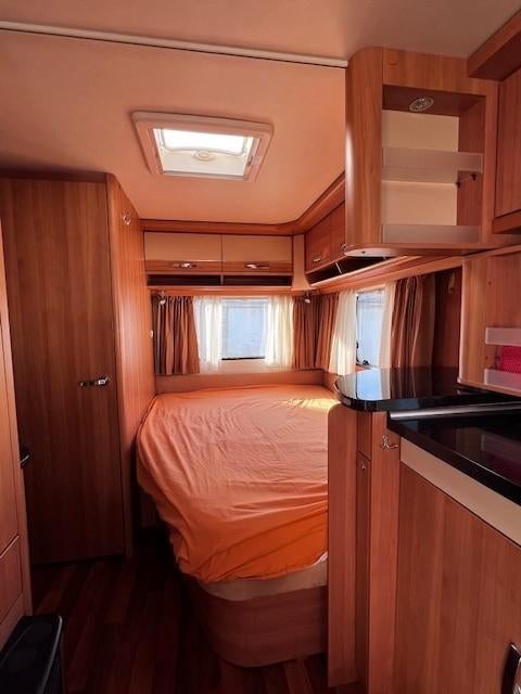 Caravane - Eriba Nova HN 545, Jusqu'à 4, Coin salon convertible, 5 à 6 mètres, Particulier