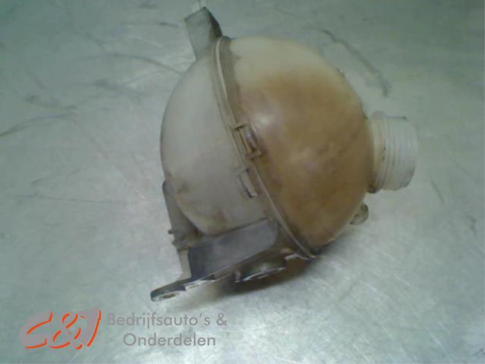 Réservoir d'expansion d'un Peugeot Partner, -, 3 mois de garantie, Utilisé, -