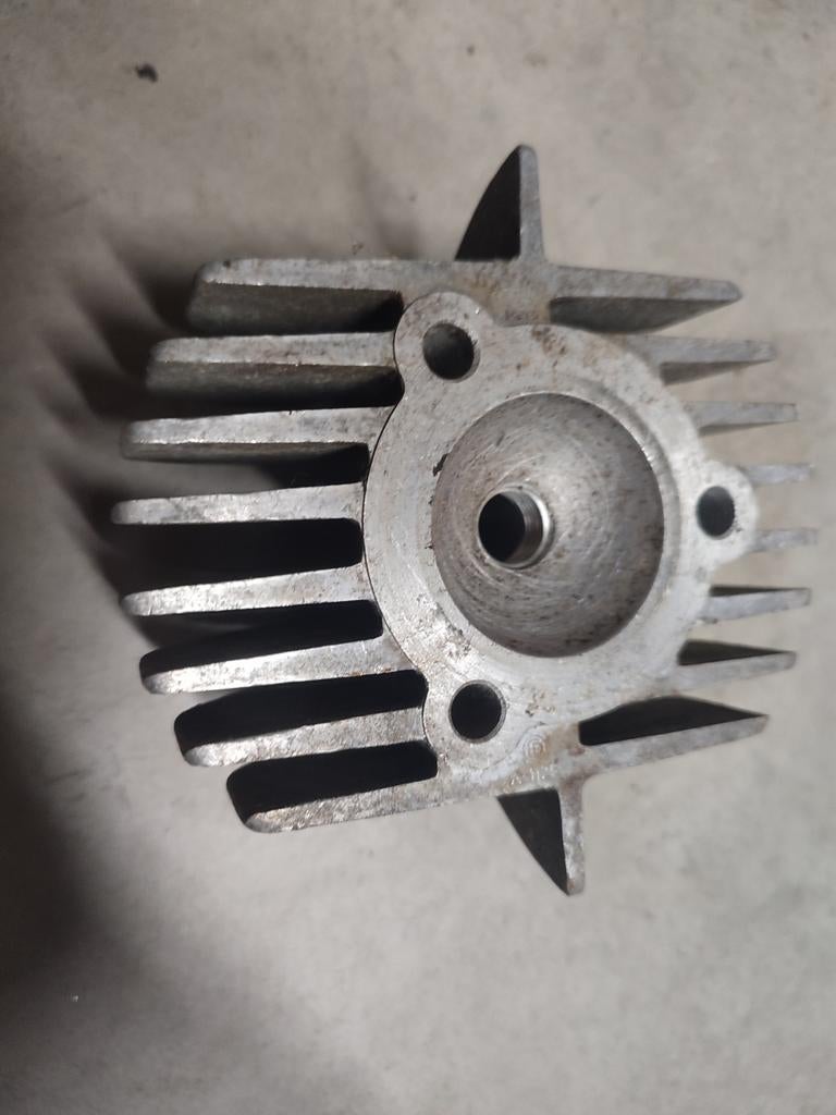 Culasse moto guzzi, Fietsen en Brommers, Brommeronderdelen | Kreidler, Ophalen of Verzenden